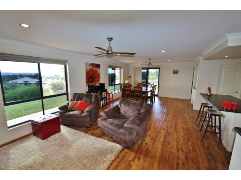 10 Panorama Pde, Kingaroy QLD 4610