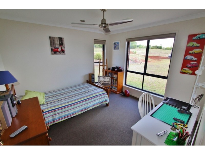 10 Panorama Pde, Kingaroy QLD 4610