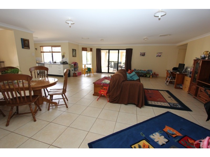 12 Daisy Court, Kingaroy QLD 4610