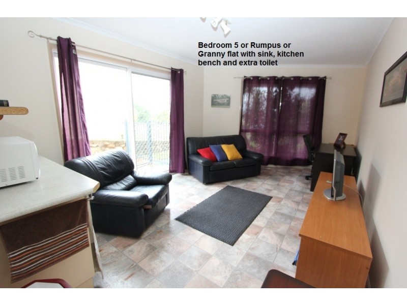 38 Adermann Drive, Kingaroy QLD 4610