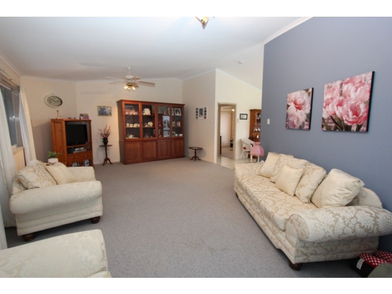 38 Adermann Drive, Kingaroy QLD 4610