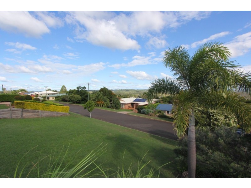 38 Adermann Drive, Kingaroy QLD 4610