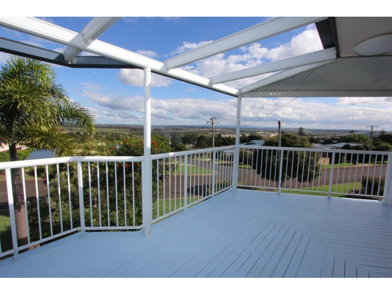 38 Adermann Drive, Kingaroy QLD 4610