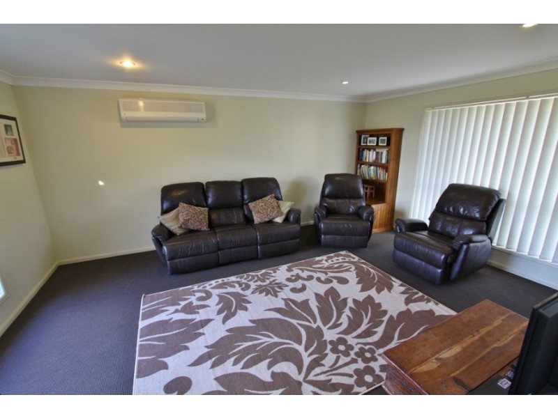 42 Banksia Dr, Kingaroy QLD 4610