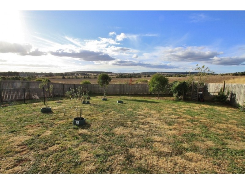 42 Banksia Dr, Kingaroy QLD 4610