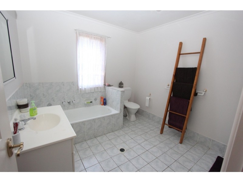 26 McGinley Rd, Nanango QLD 4615