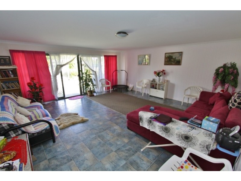 14 Wills St, Nanango QLD 4615