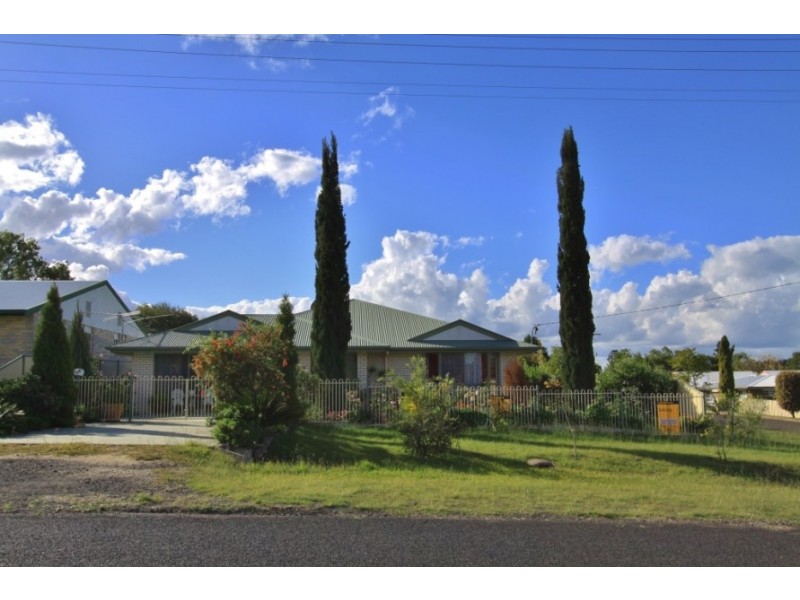 14 Wills St, Nanango QLD 4615