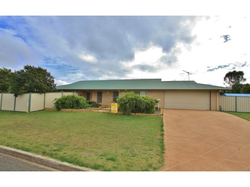 2 Summers Crt, Kingaroy QLD 4610