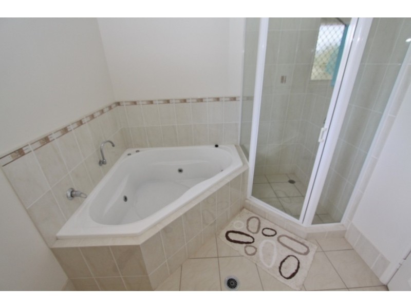 2 Summers Crt, Kingaroy QLD 4610