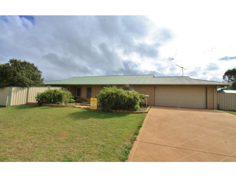 2 Summers Crt, Kingaroy QLD 4610