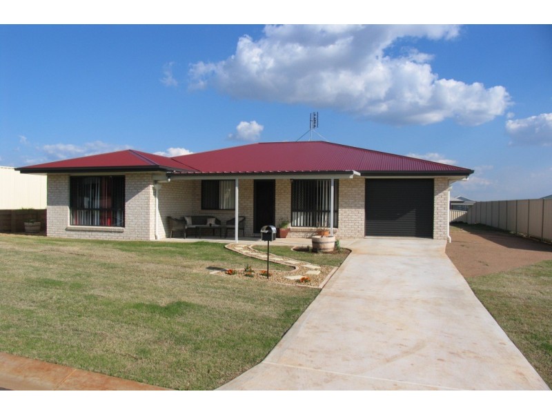 7 Allan Place, Kingaroy QLD 4610