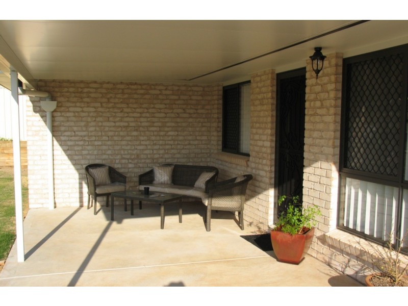 7 Allan Place, Kingaroy QLD 4610