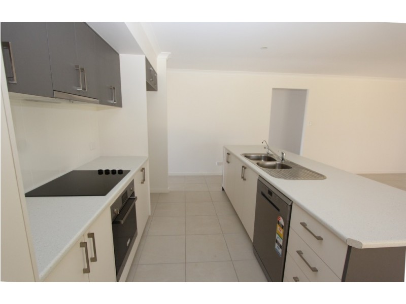 49 Darryl Cres, Kingaroy QLD 4610