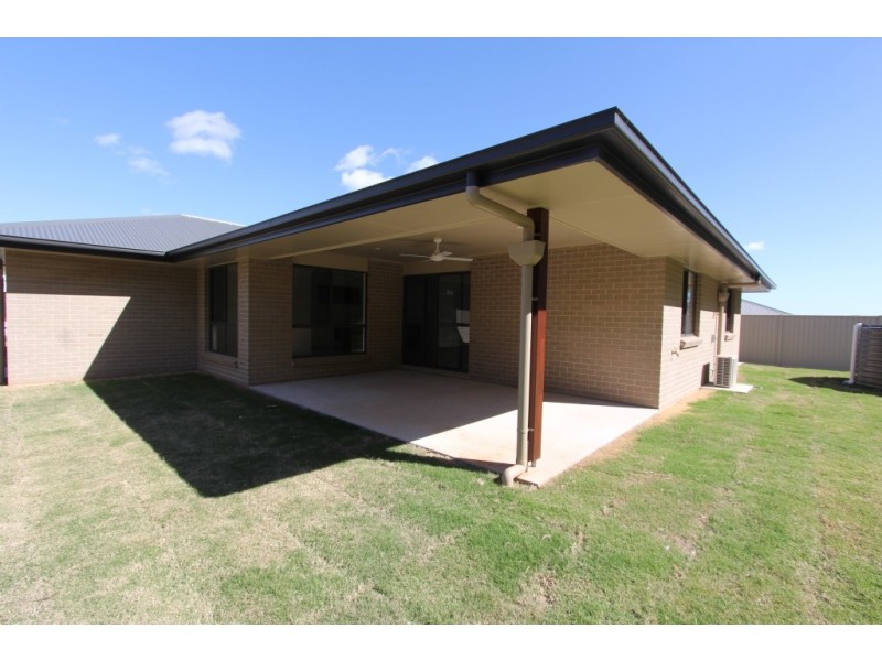 49 Darryl Cres, Kingaroy QLD 4610
