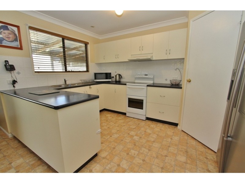 33 Farr Ct, Wattle Camp QLD 4615
