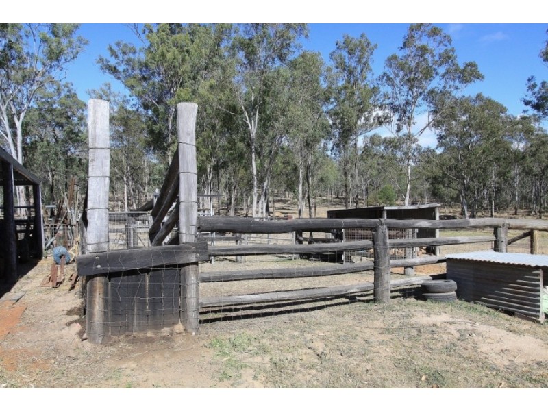 33 Farr Ct, Wattle Camp QLD 4615