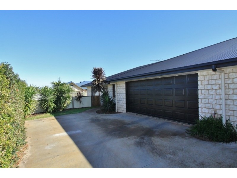 2/11 Tessmanns Road, Kingaroy QLD 4610