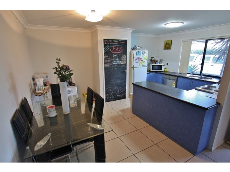 2/11 Tessmanns Road, Kingaroy QLD 4610