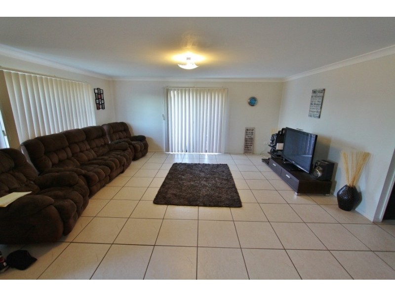 2/11 Tessmanns Road, Kingaroy QLD 4610