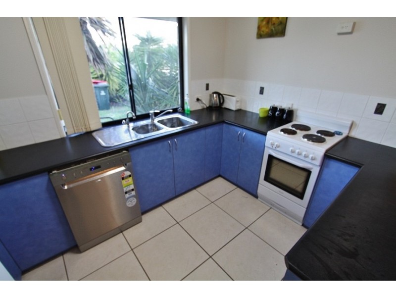 2/11 Tessmanns Road, Kingaroy QLD 4610