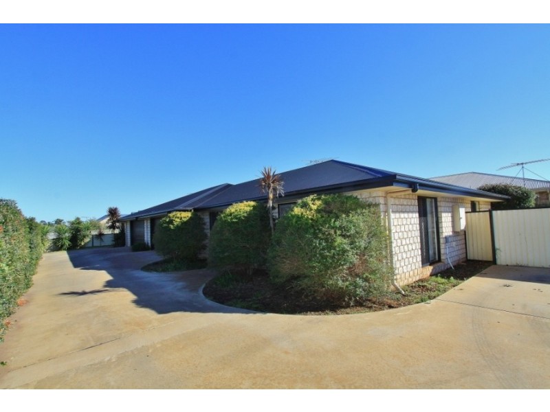 2/11 Tessmanns Road, Kingaroy QLD 4610