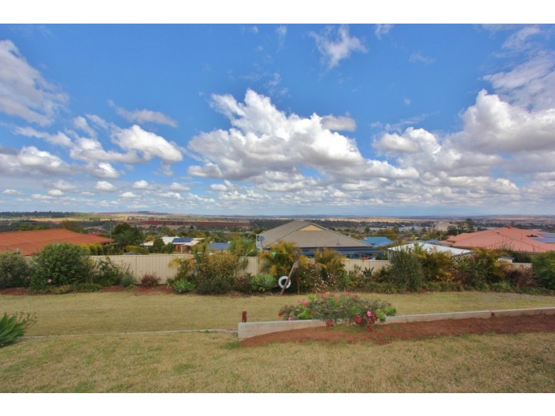 21 Freeman Crt, Kingaroy QLD 4610