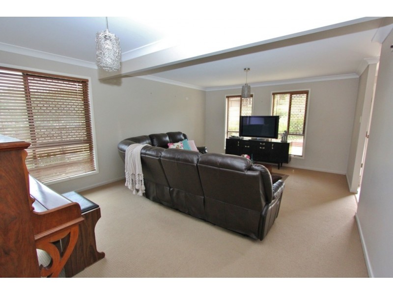 21 Freeman Crt, Kingaroy QLD 4610
