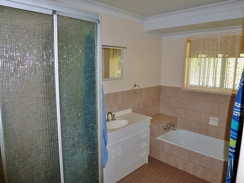 3b Murray Pde, Kingaroy QLD 4610