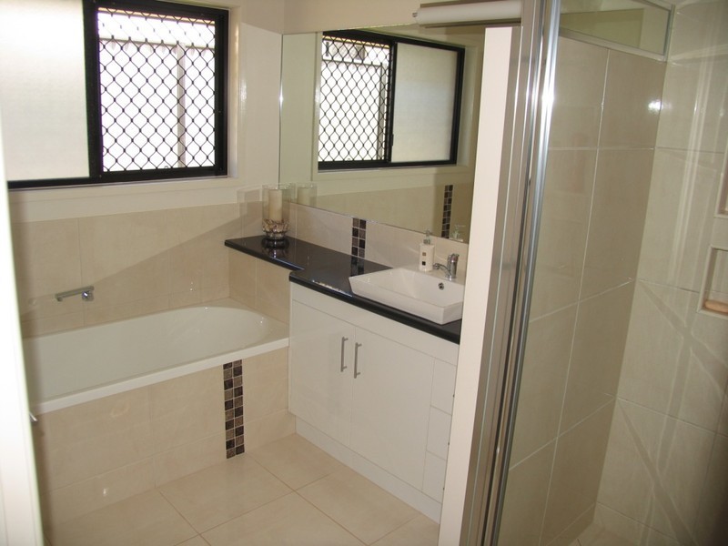 12 Allan Place, Kingaroy QLD 4610