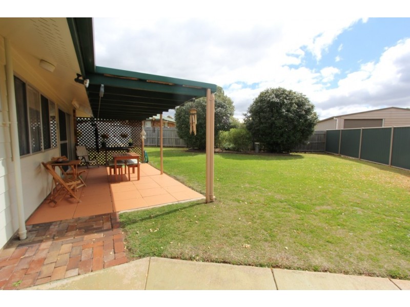 15 Windsor Circle, Kingaroy QLD 4610