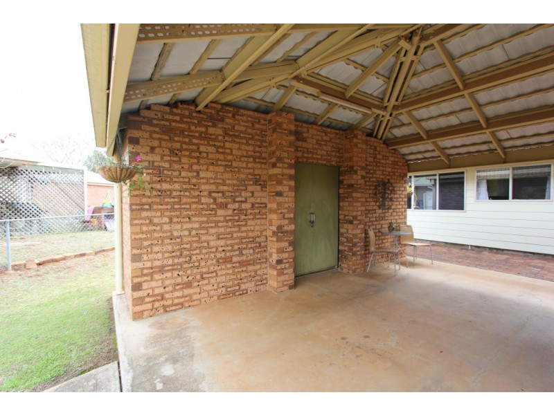 15 Windsor Circle, Kingaroy QLD 4610