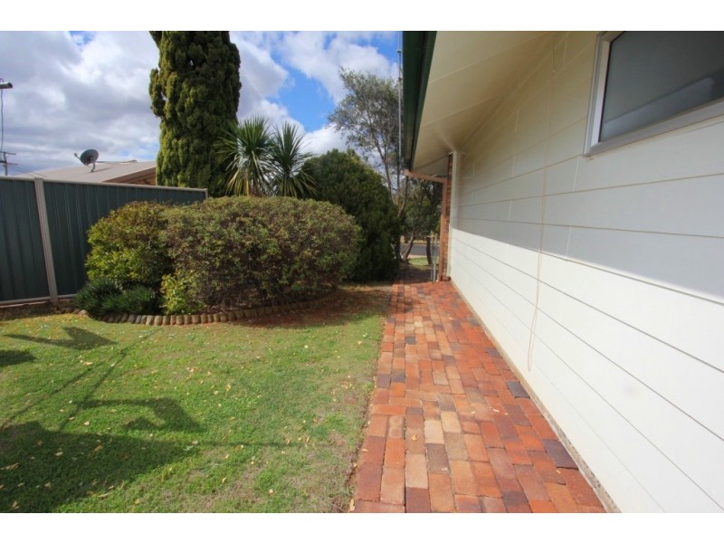 15 Windsor Circle, Kingaroy QLD 4610