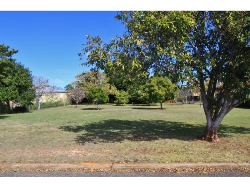 19 Reservior Street, Kingaroy QLD 4610