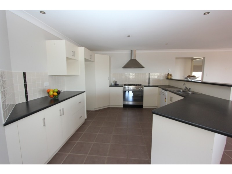 31 Murray Pde, Kingaroy QLD 4610