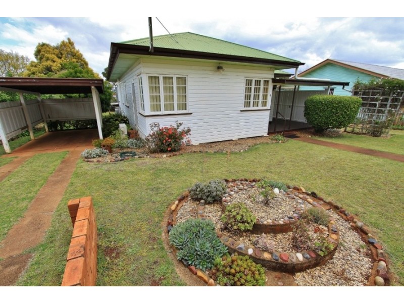 9 Carinya Street, Kingaroy QLD 4610