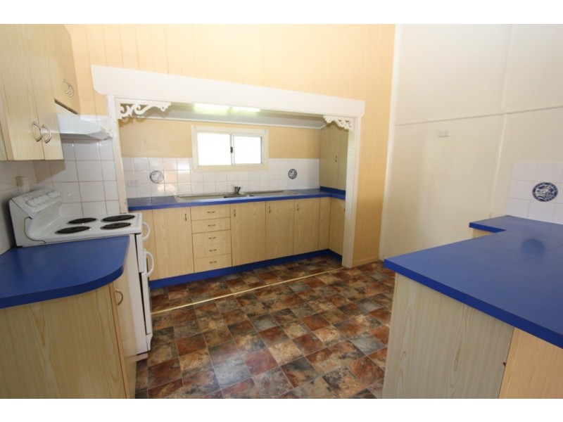 17 Reen St, Kingaroy QLD 4610