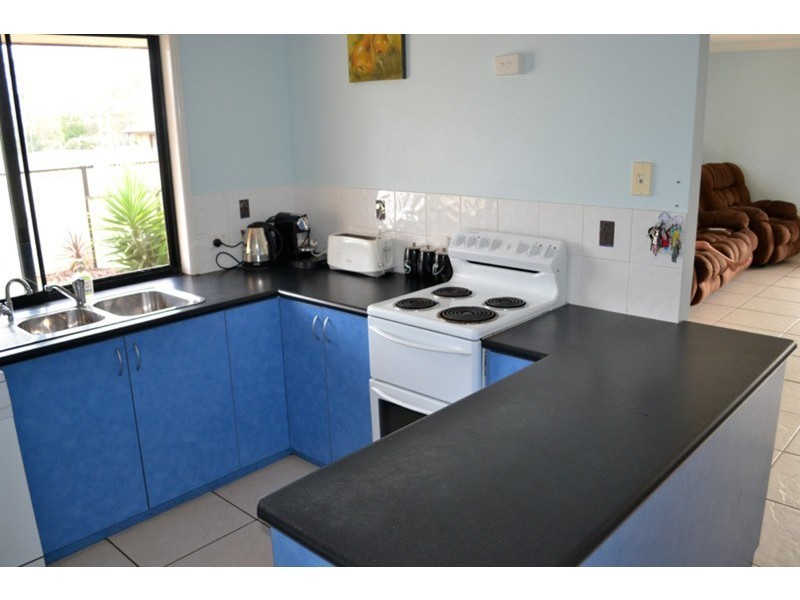 1/11 Tessmanns Rd, Kingaroy QLD 4610