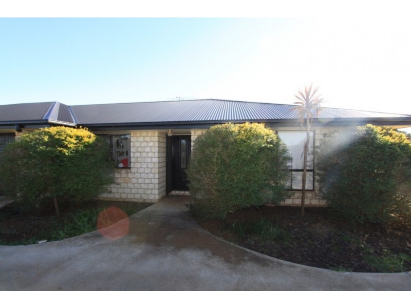 1/11 Tessmanns Rd, Kingaroy QLD 4610