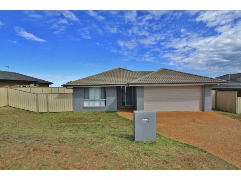 21 Casuarina Stret, Kingaroy QLD 4610