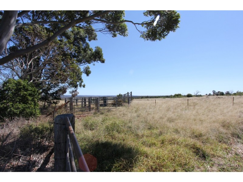 11a Booie Crawford Rd, Kingaroy QLD 4610