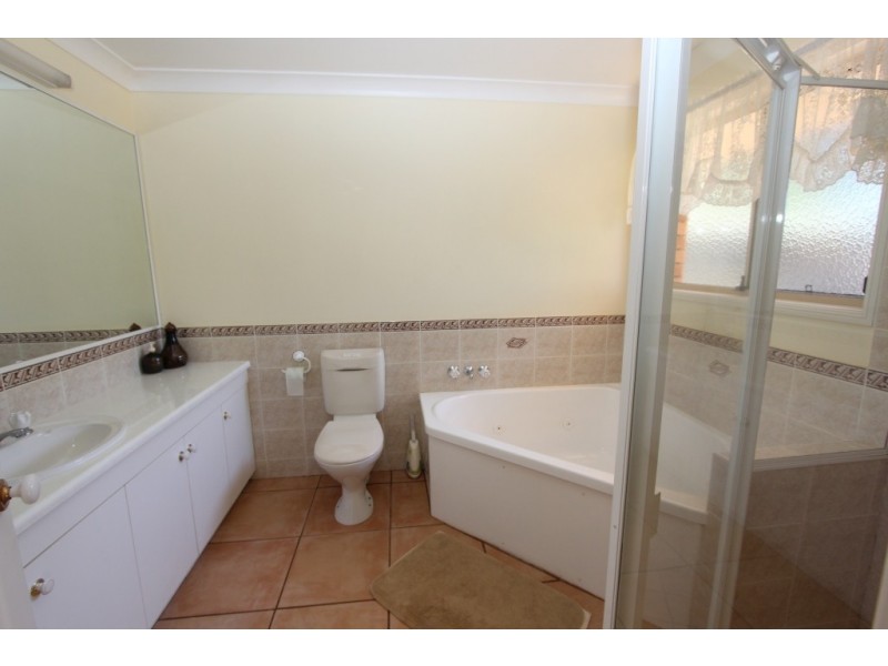 11a Booie Crawford Rd, Kingaroy QLD 4610