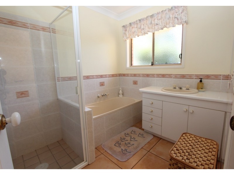 11a Booie Crawford Rd, Kingaroy QLD 4610