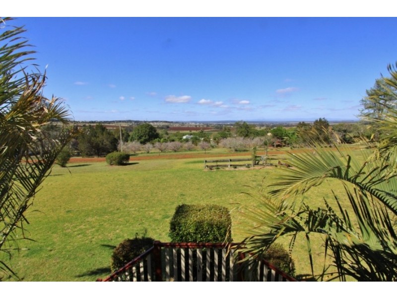 33 Couchmans Road, Kingaroy QLD 4610