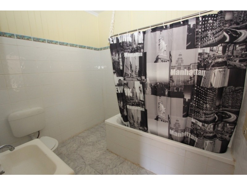 77 First Ave, Kingaroy QLD 4610