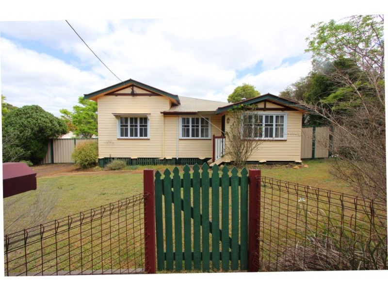 11 Gooyong St, Kingaroy QLD 4610