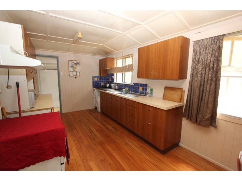 11 Gooyong St, Kingaroy QLD 4610