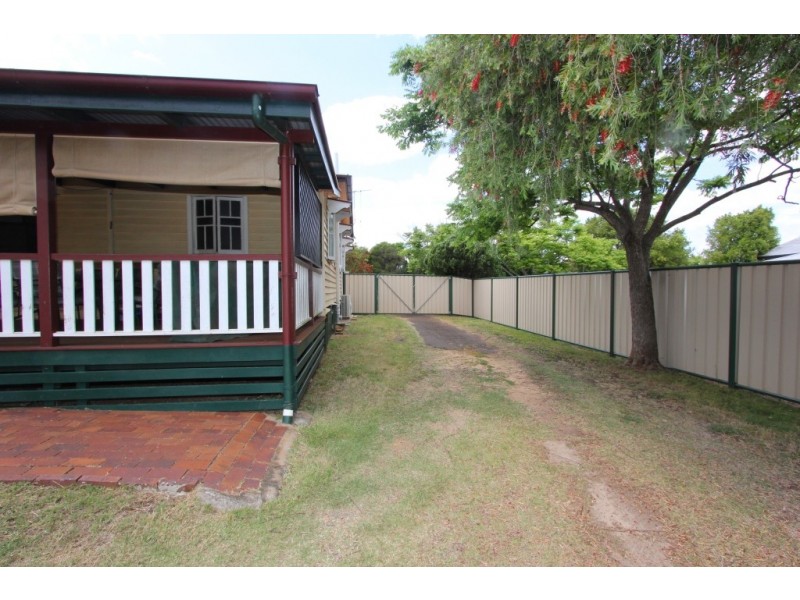 11 Gooyong St, Kingaroy QLD 4610