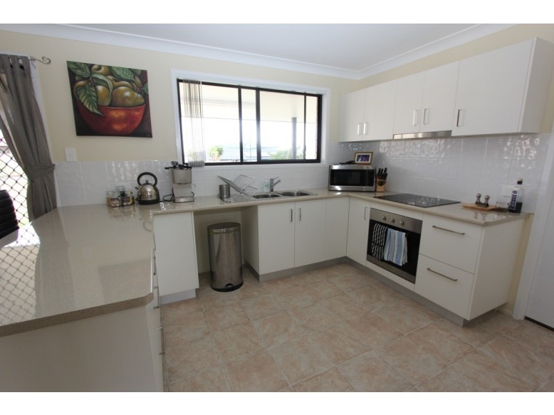 30 Bernard Cres, Kingaroy QLD 4610