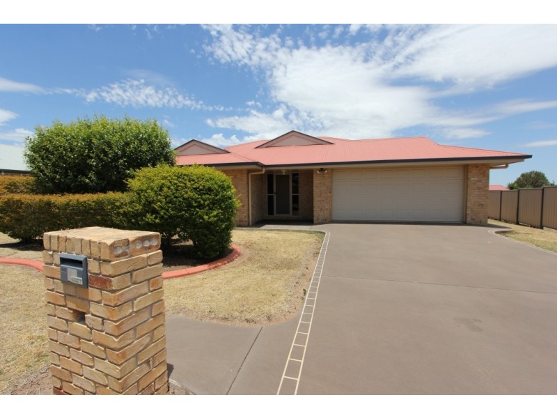 17 Bottlebrush St, Kingaroy QLD 4610